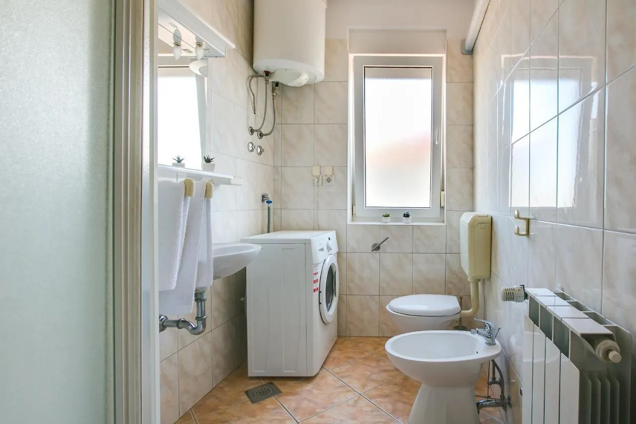 Apartments Gracijela Pula 0*,