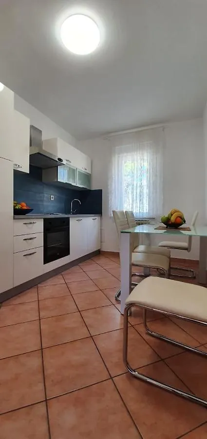 Apartments Gracijela Pula 0*,  Croacia